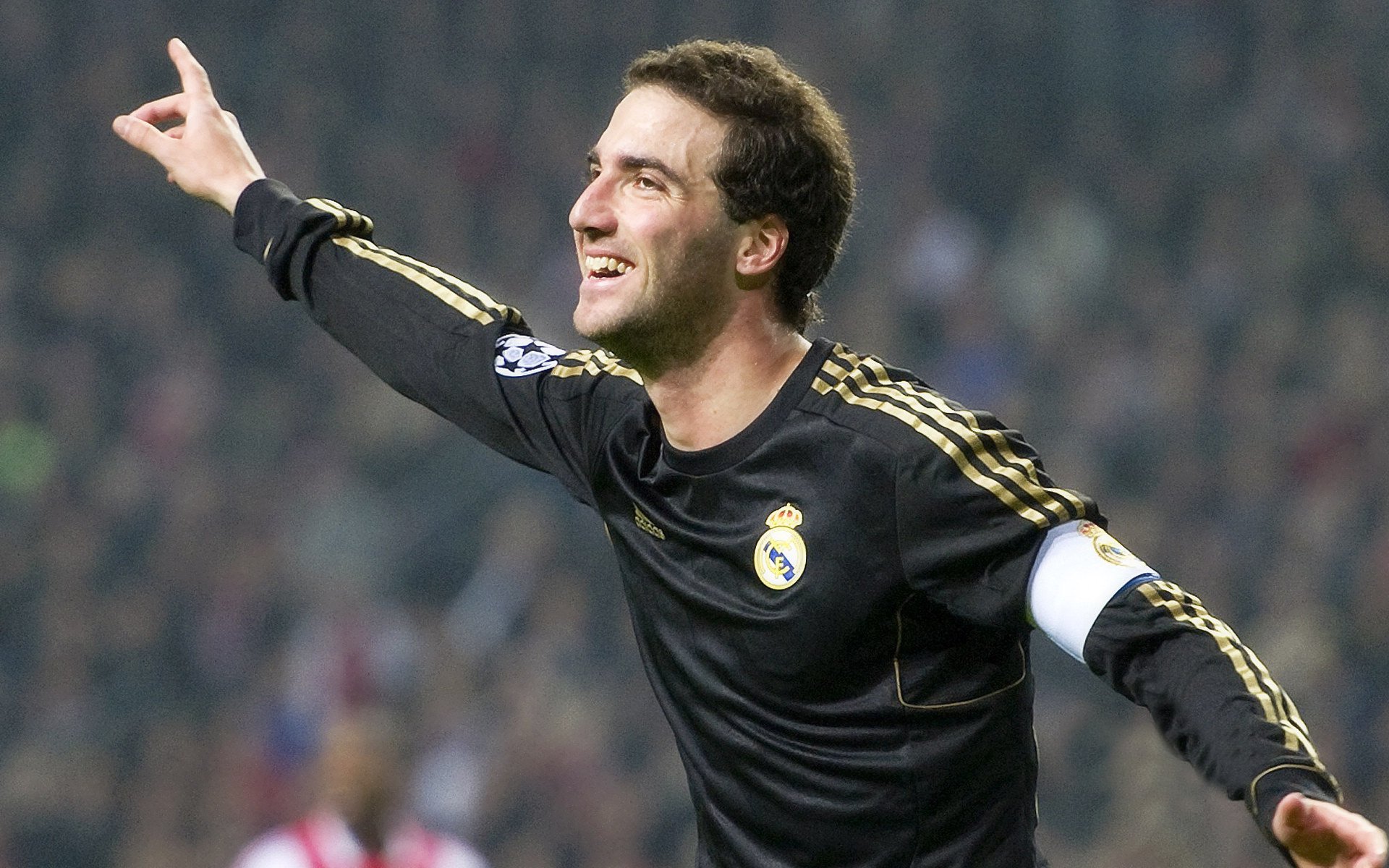 体育赛事精彩迷人，观众心情高涨，体育赛事早知道